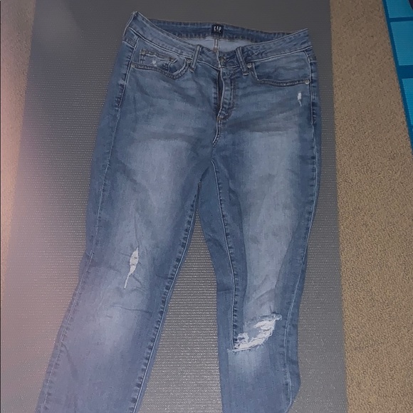 lightly distressed gap jeans - Picture 1 of 1